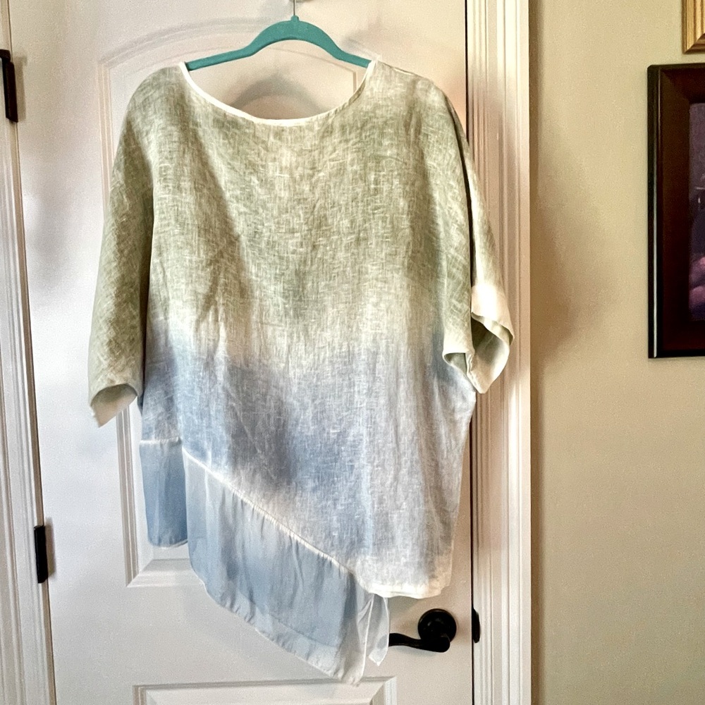 Beautiful linen top Purchased at Steinmart . NEW WITHOUT tag.